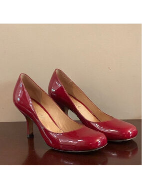 Boutique 9 red patent leather heels size 8